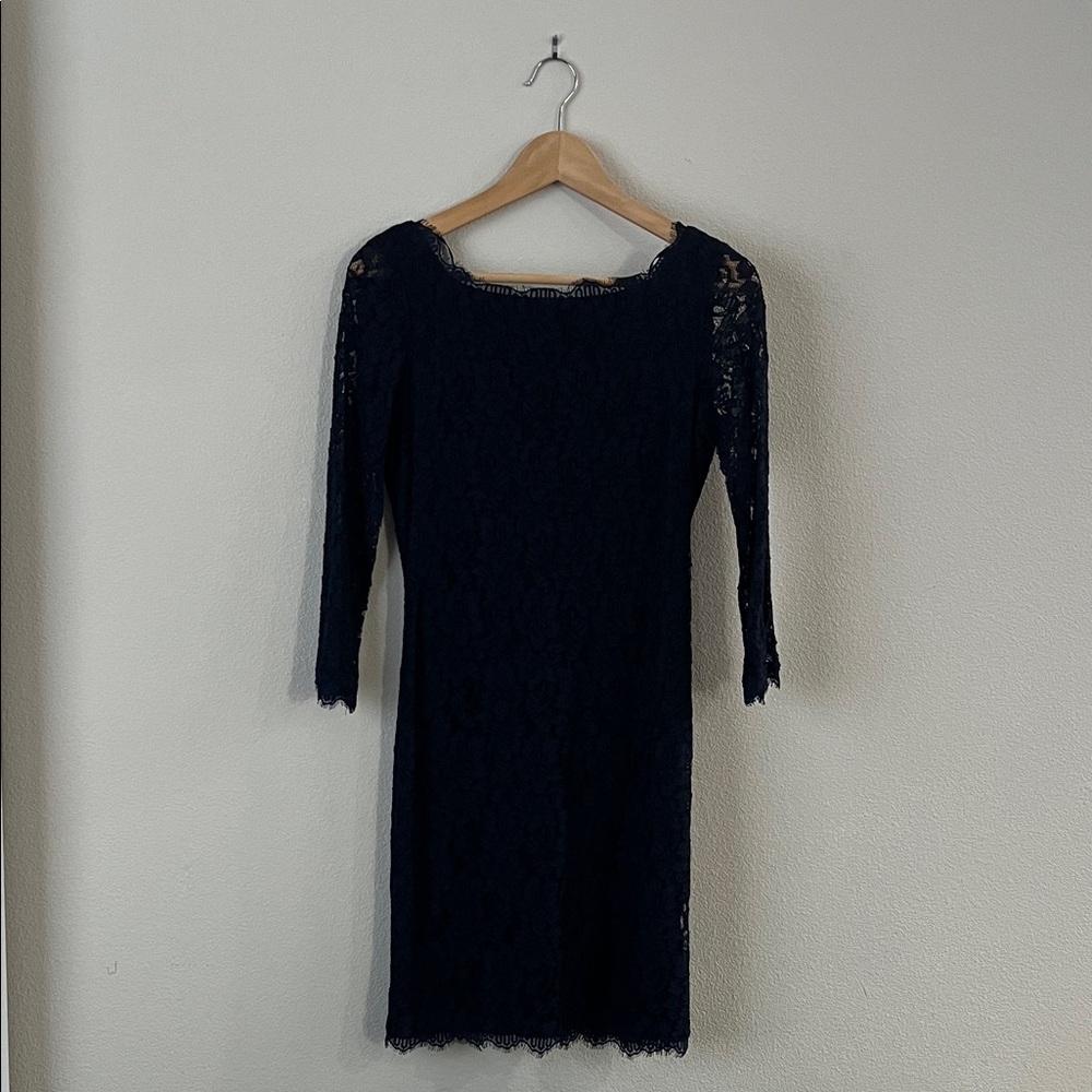 Diane Von Furstenberg Zarita Lace Sheath SZ 4 Navy
